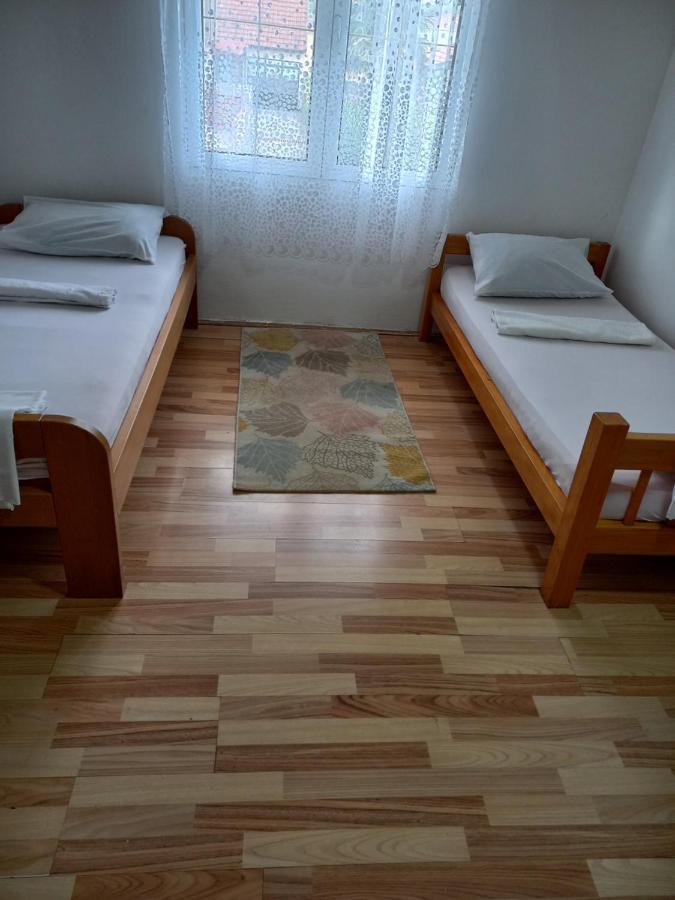 Traveler'S Rest - Near Podgorica Airport Hostel Mitrovici  Εξωτερικό φωτογραφία