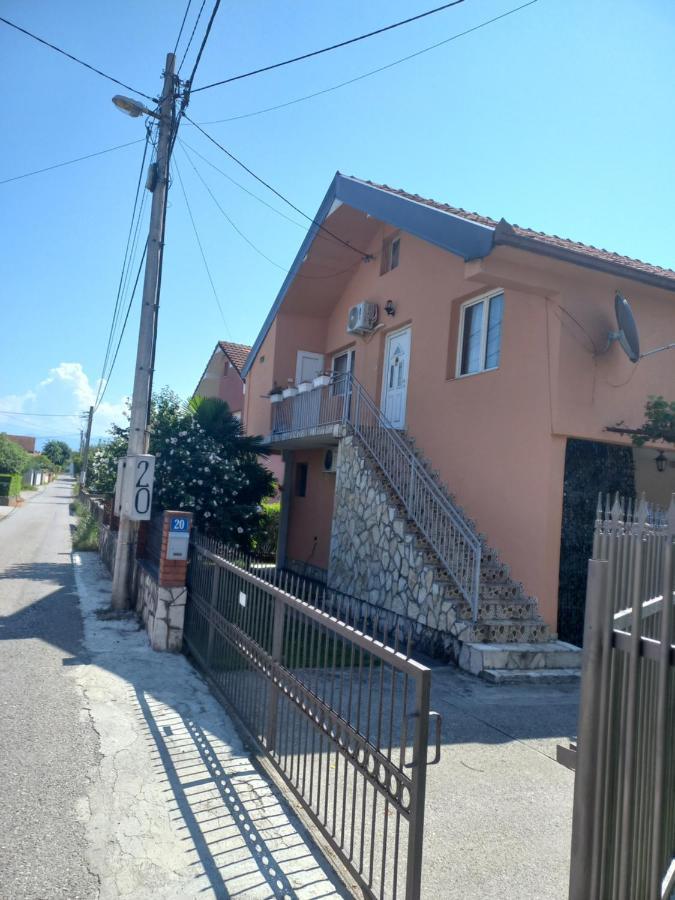 Traveler'S Rest - Near Podgorica Airport Hostel Mitrovici  Εξωτερικό φωτογραφία